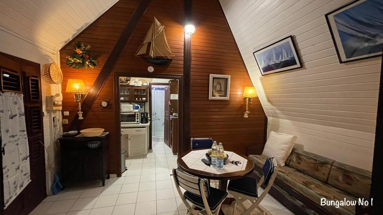 Les Bungalows De La Plage La Trinité Eksteriør bilde